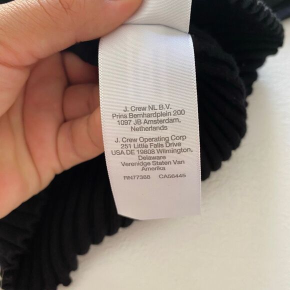 Madewell Ribbed Deep V Sweater Tank – Women’s Small Black Knit Top - Picture 9 of 10